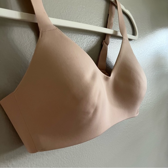Lululemon Nude Hold True Bra Size 32B - Picture 3 of 8